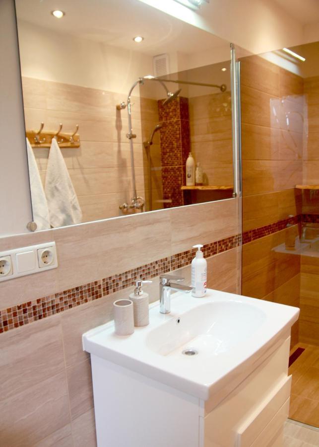 Emilie'S Apartments Lipawa Zewnętrze zdjęcie